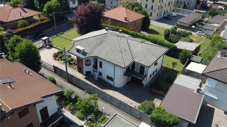 Villa Singola Prestigiosa in Vendita a Cirimido