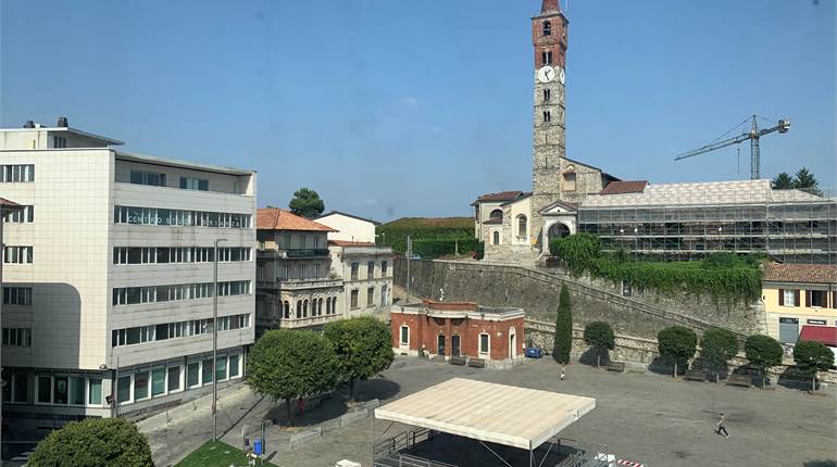 Grande ufficio direzionale a Cantu'