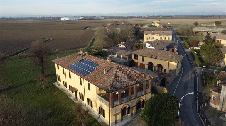 VENDESI VILLA QUATTROCENTESCA