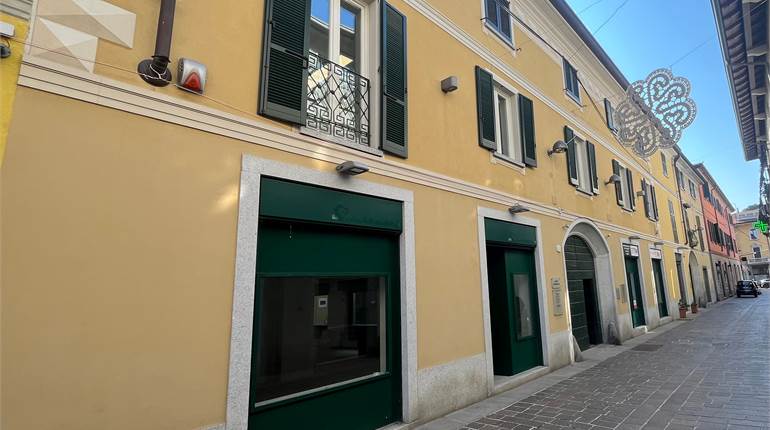 Elegante e nuovo locale commerciale Cantù centro