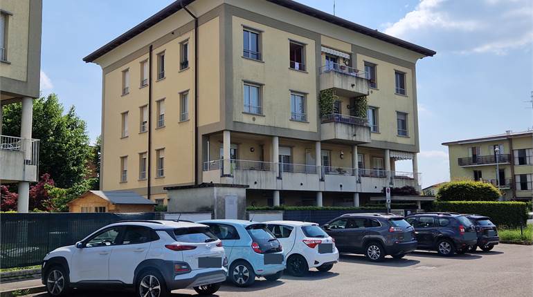 Luminoso appartamento su due livelli con grande terrazzo e box doppio
